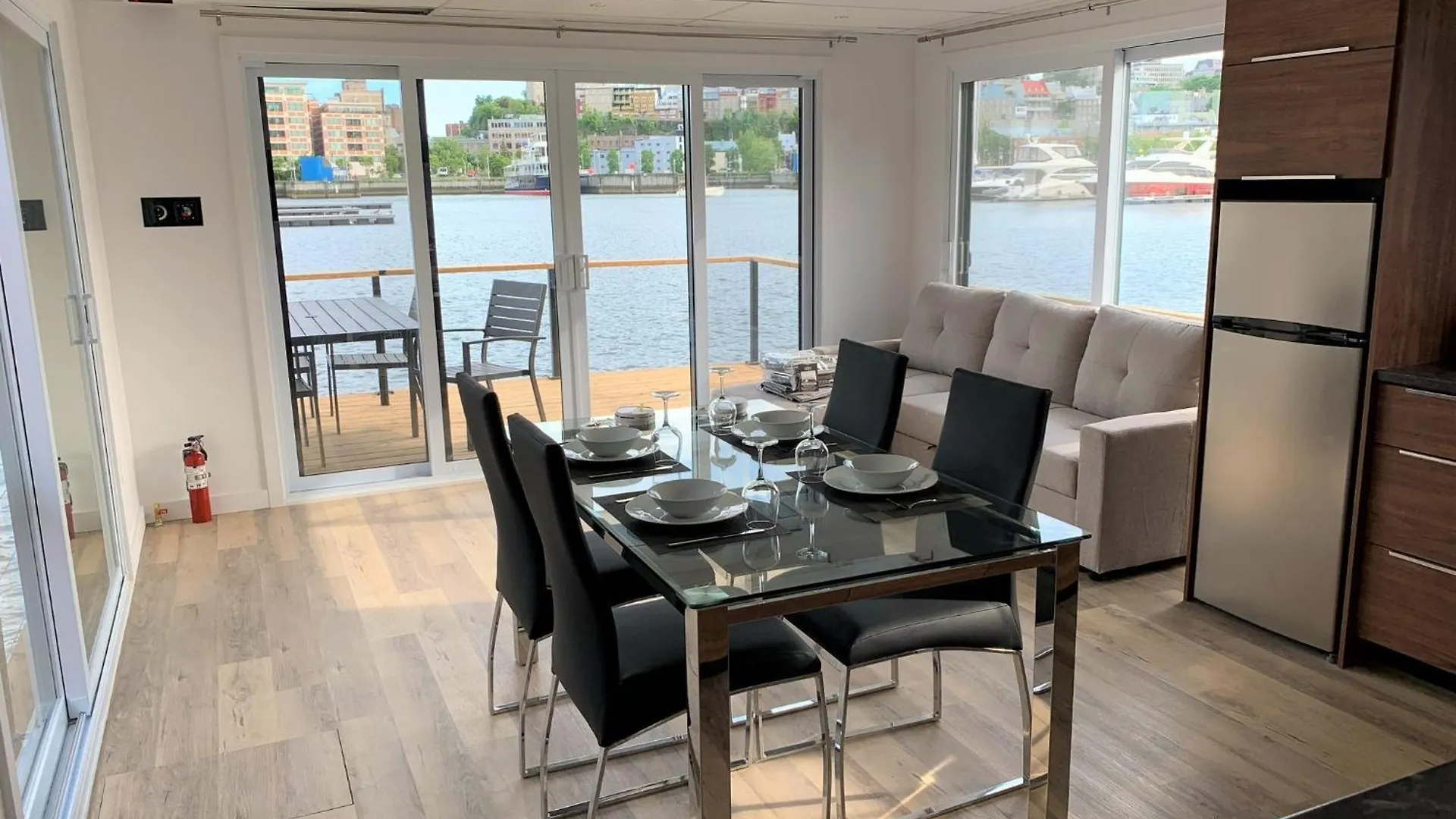 Marina Port De Quebec 2 - Maison Flottante Kanada