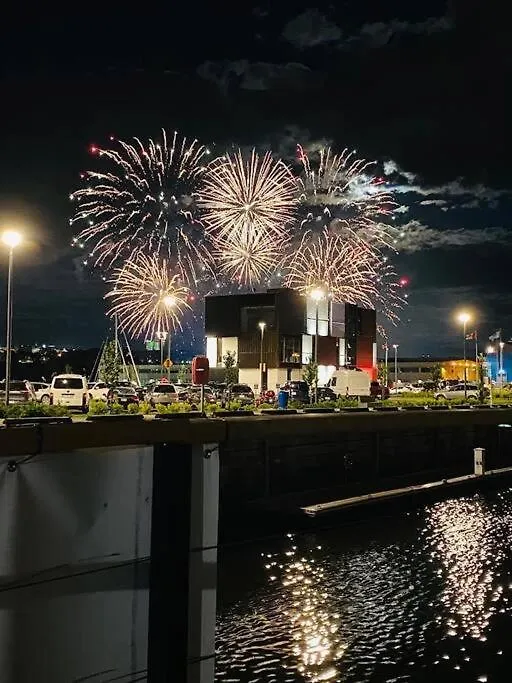 Marina Port De Quebec 2 - Maison Flottante 0*, Квебек Канада